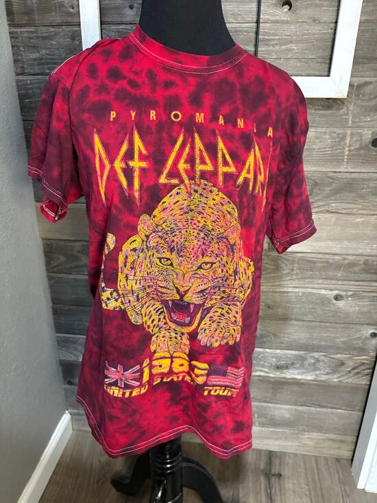 unknown Tops - Def Leppard red gold tie dye tiger t shirt unisex size small